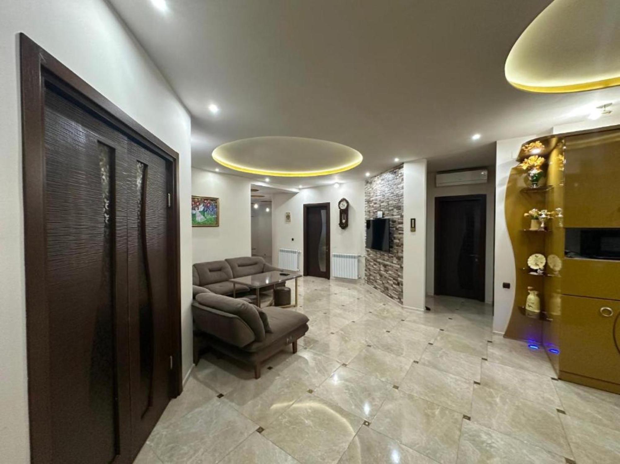 Elite Home バトゥーミ 部屋 写真