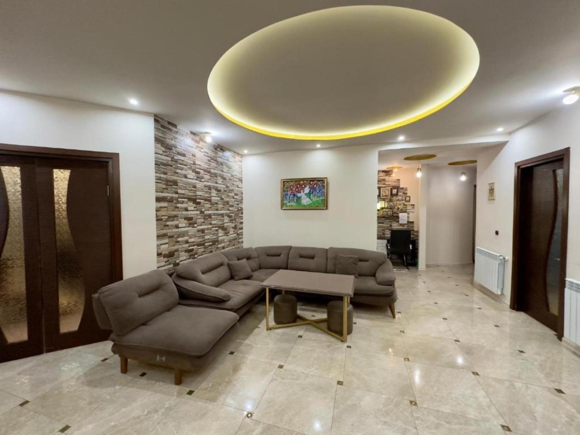 Elite Home バトゥーミ 部屋 写真